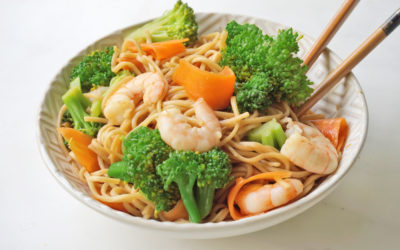 Nouilles chinoises aux crevettes et légumes